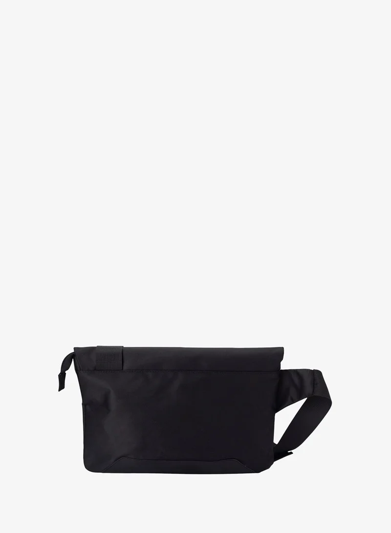 باتا حقيبة كروس كلاسيكية باللون الأسود