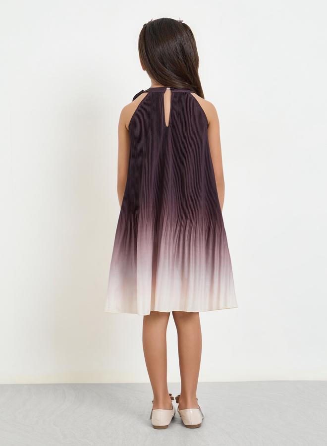 ستايلي فستان بكسرات وتفاصيل فيونكة - Image 4