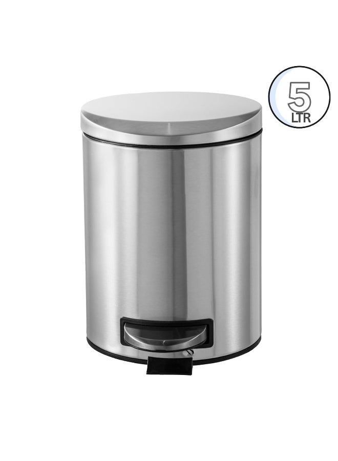 AKC سلة مهملات بدواسة غطاء القمر – سلة قمامة من الفولاذ المقاوم للصدأ، 5 لتر / 12 لتر / 20 لتر – غطاء يغلق برفق، تصميم بيضاوي أنيق، مقاومة لبصمات الأصابع، للحمام، المطبخ، المكتب، أو غرفة النوم (5 لترات) - Image 2