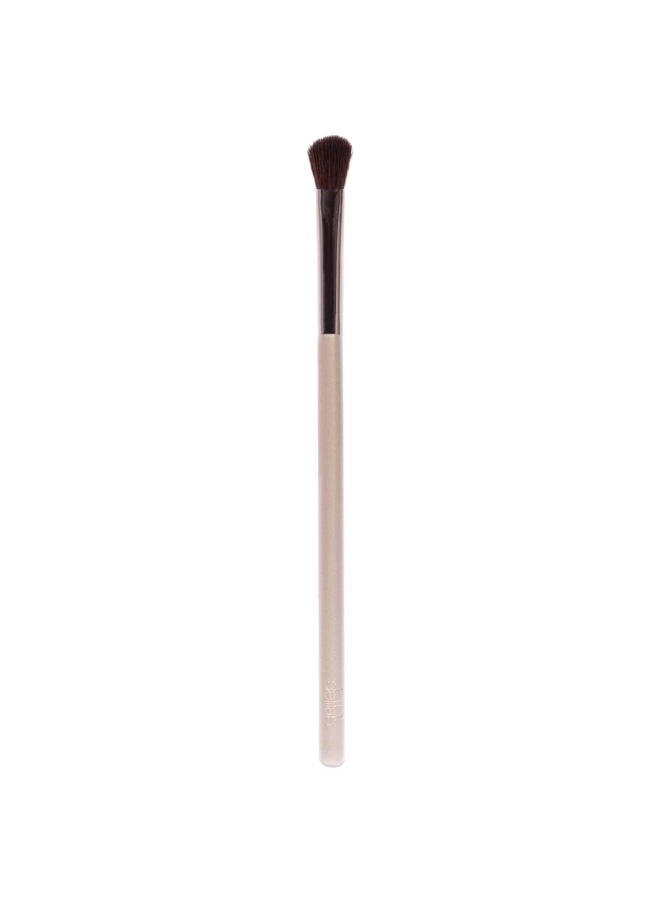 delilah Precision Eyeshadow Brush - Image 2