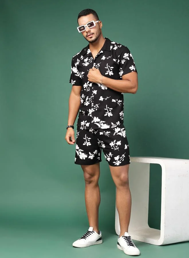 تايك تو طقم منسق من قميص وشورت أسود بطبعة زهور
