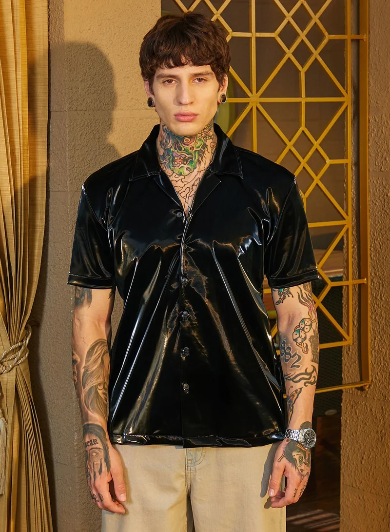 Campus Sutra Men's Raven Black Patent Solid Shirt For Casual Wear | Cuban Collar | Short Regular Sleeves | Button Closure | Shirt Crafted With Comfort Fit For Everyday Wear