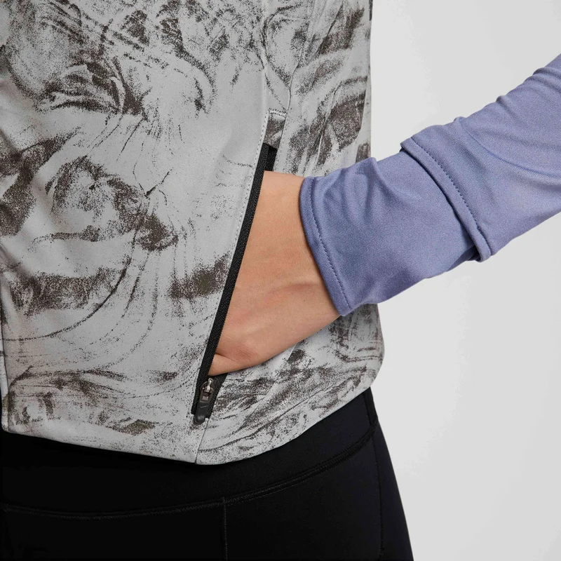 Nike Grey Women's Swift Therma-FIT ADV Reflective Running Vest for Women | Best Price UAE