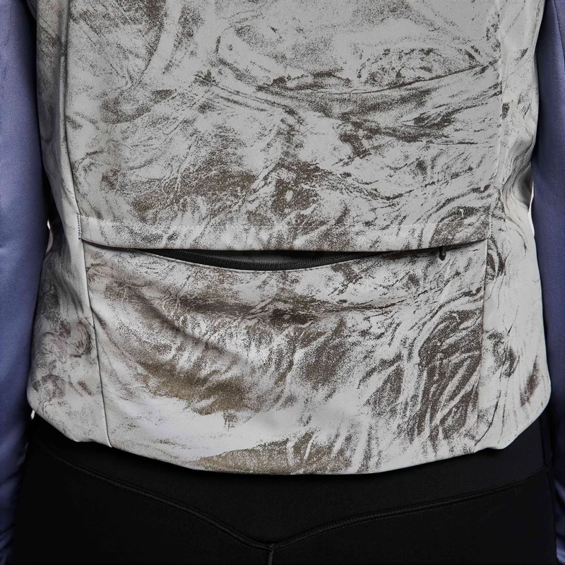 Nike Grey Women's Swift Therma-FIT ADV Reflective Running Vest for Women | Best Price UAE
