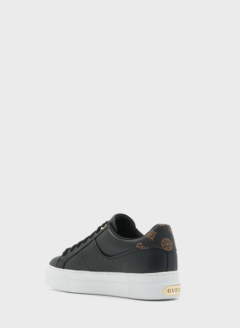GUESS Giella Low Top Sneakers