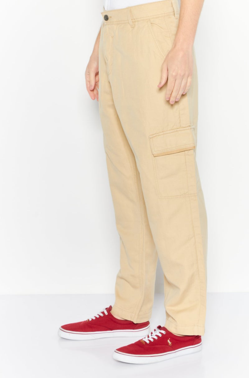 ESPRIT سروال كارجو عادي للرجال، لون تان فاتح - Image 3