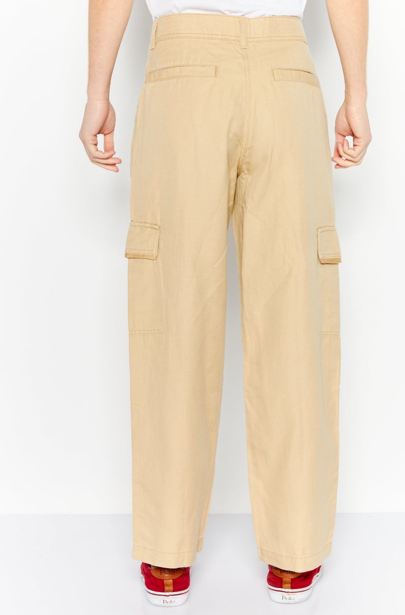 ESPRIT سروال كارجو عادي للرجال، لون تان فاتح - Image 4