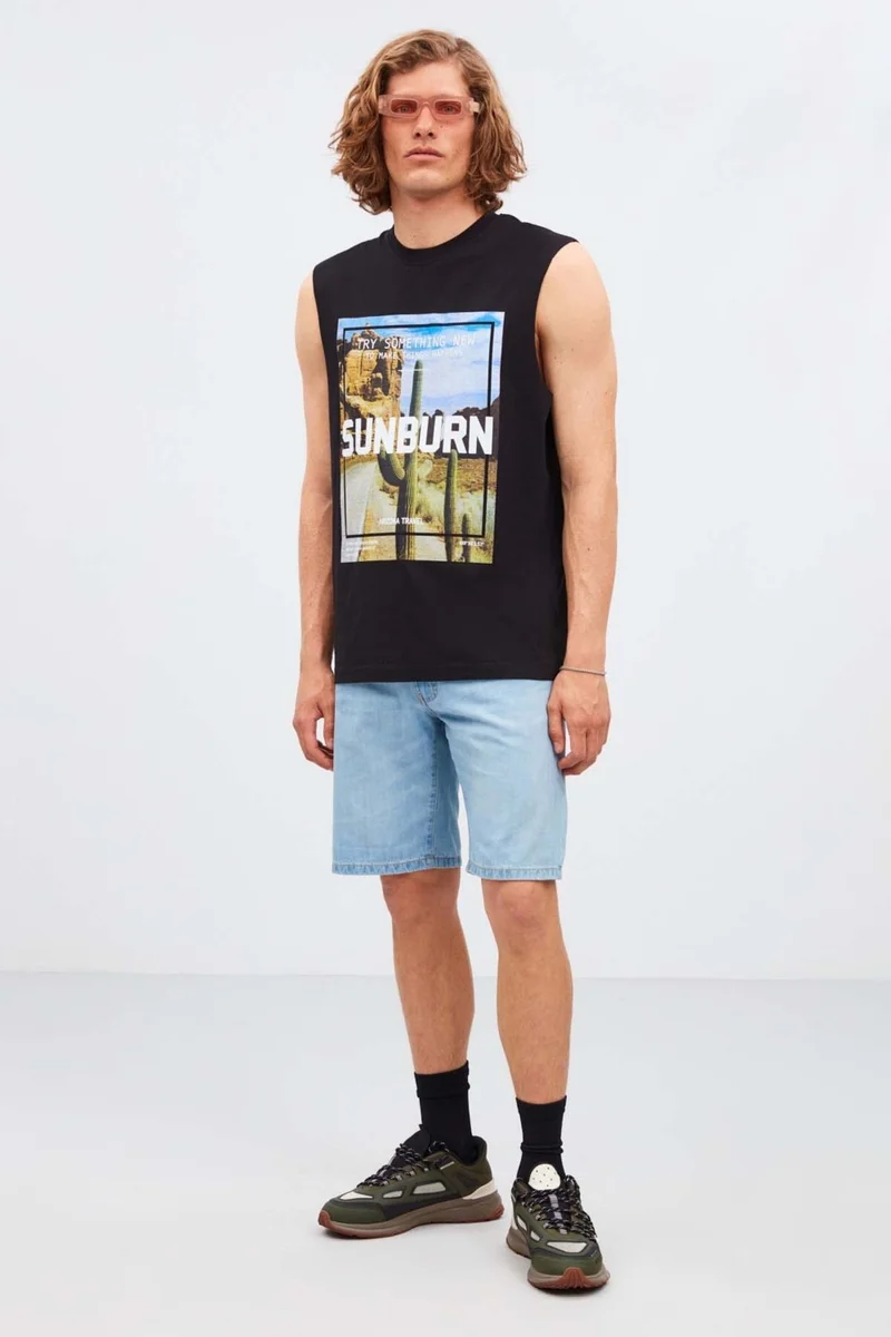 GRIMELANGE Sunburn Men's Wide Shoulder 100% Cotton Printed Black T-Shirt