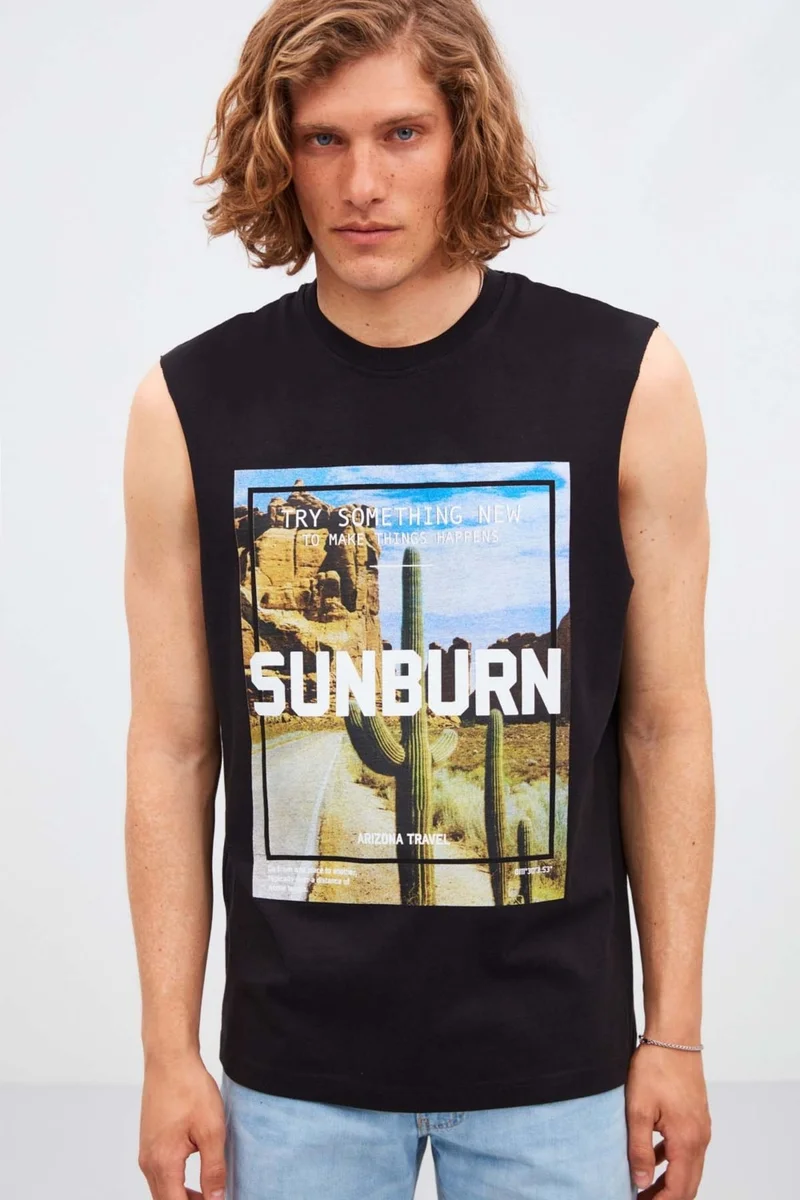 GRIMELANGE Sunburn Men's Wide Shoulder 100% Cotton Printed Black T-Shirt
