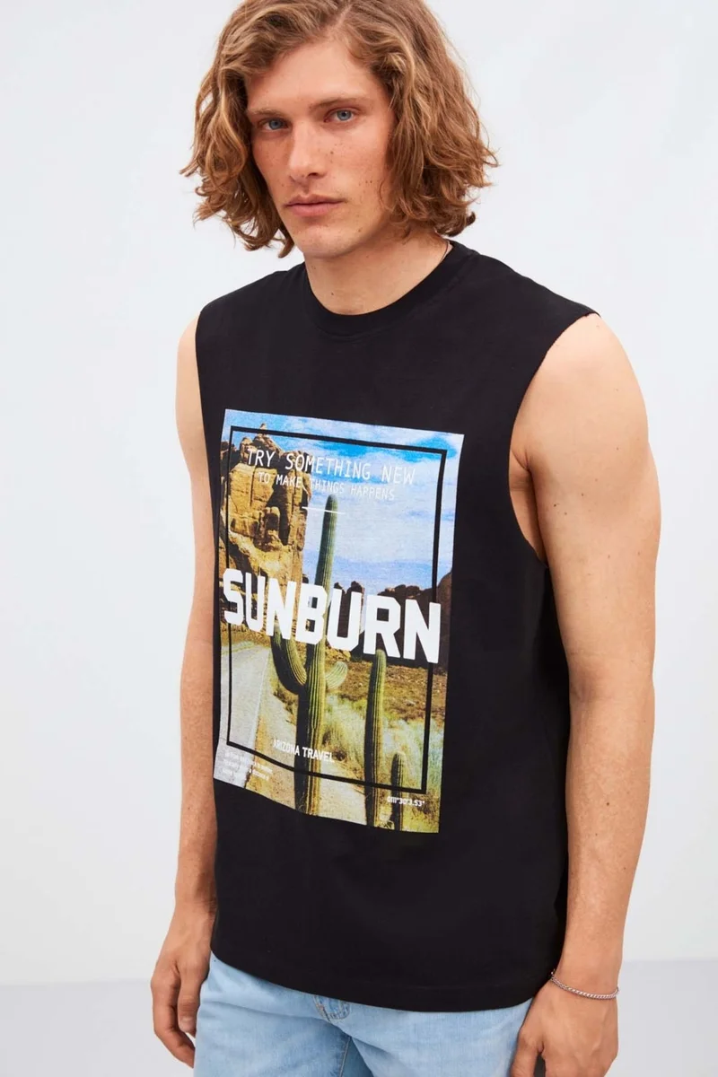 GRIMELANGE Sunburn Men's Wide Shoulder 100% Cotton Printed Black T-Shirt
