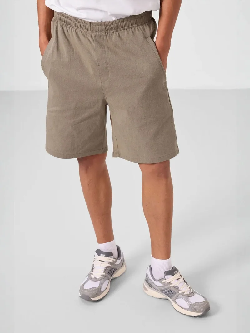 تومي لايف TOMMY Men's Woven Chino Shorts