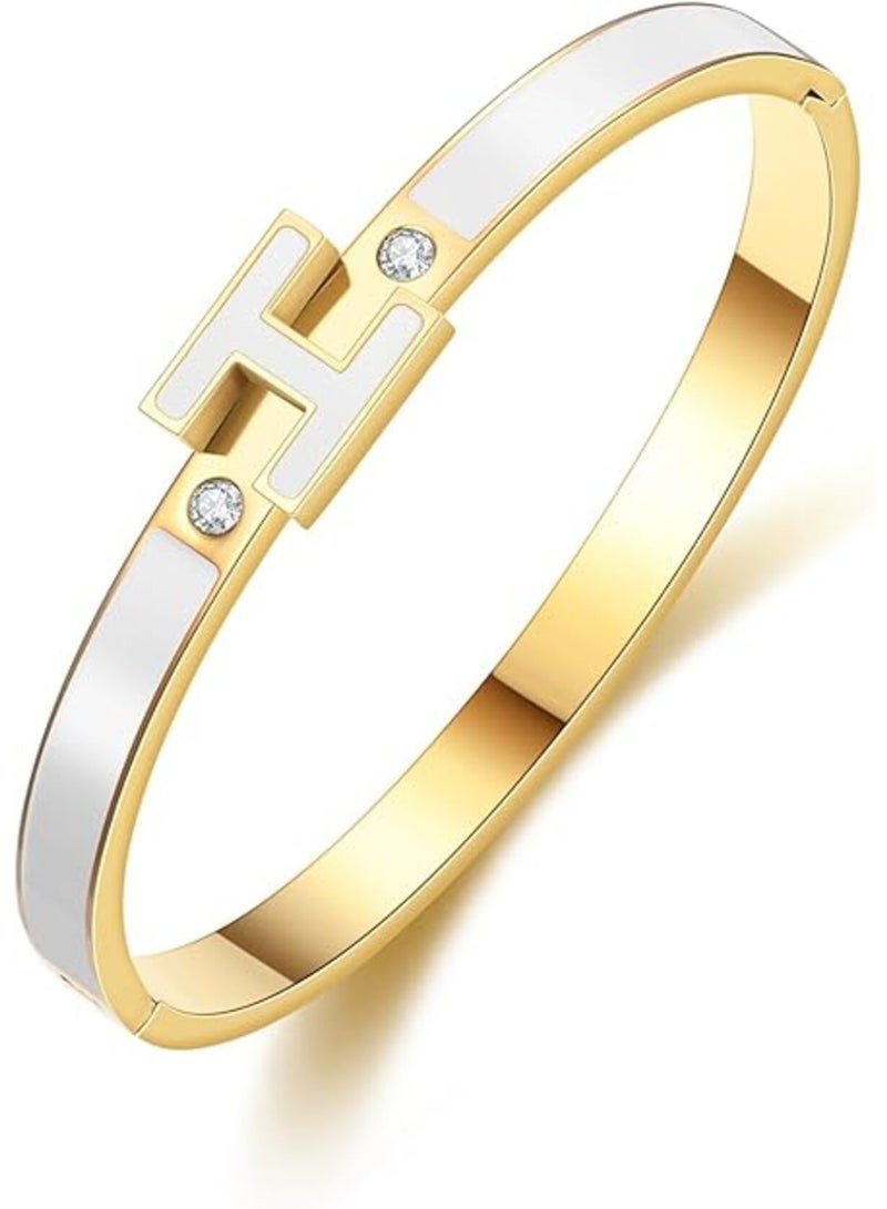 سوار حرف H للنساء - سوار من فولاذ التيتانيوم مطلي بالذهب عيار 18 قيراطًا | سوار مرصع بالزركونيا المكعبة، هدية مجوهرات، بسيط ومتين للارتداء اليومي - Image 1