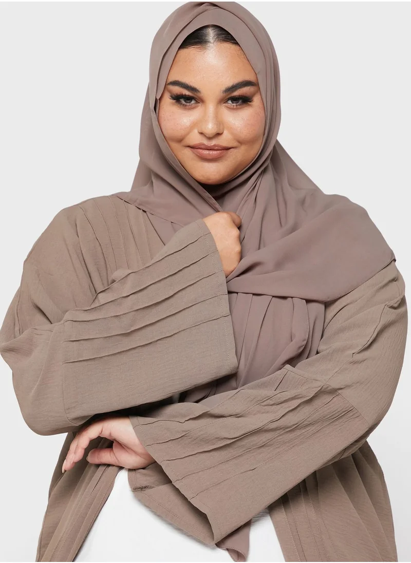 Hayas Closet Curve Contrast Detail Abaya