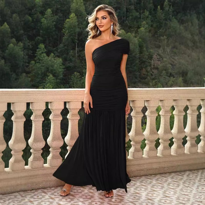 فستان طويل أنيق للنساء بكتف واحد وحافة غير منتظمة - Image 3