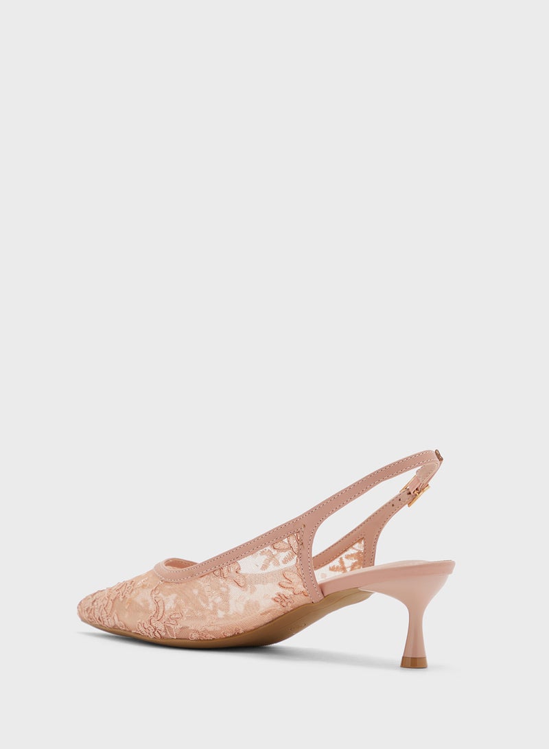 ايلا حذاء بكعب مدبب مزين بالدانتيل المطرز - Image 3