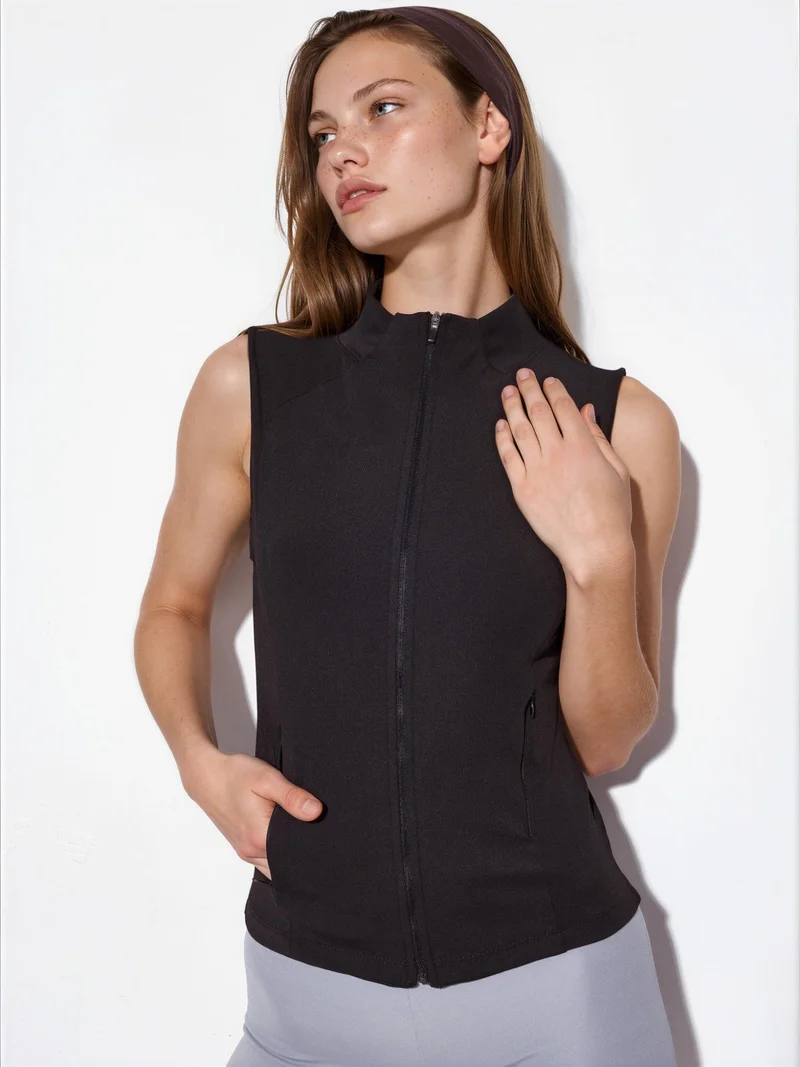 هيكاب Fitted Turtleneck Sleeveless Active Top