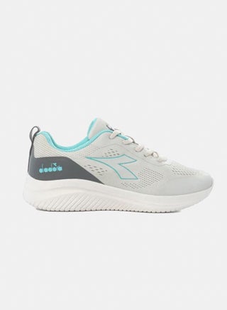 SmoothWalk Women Sneakers