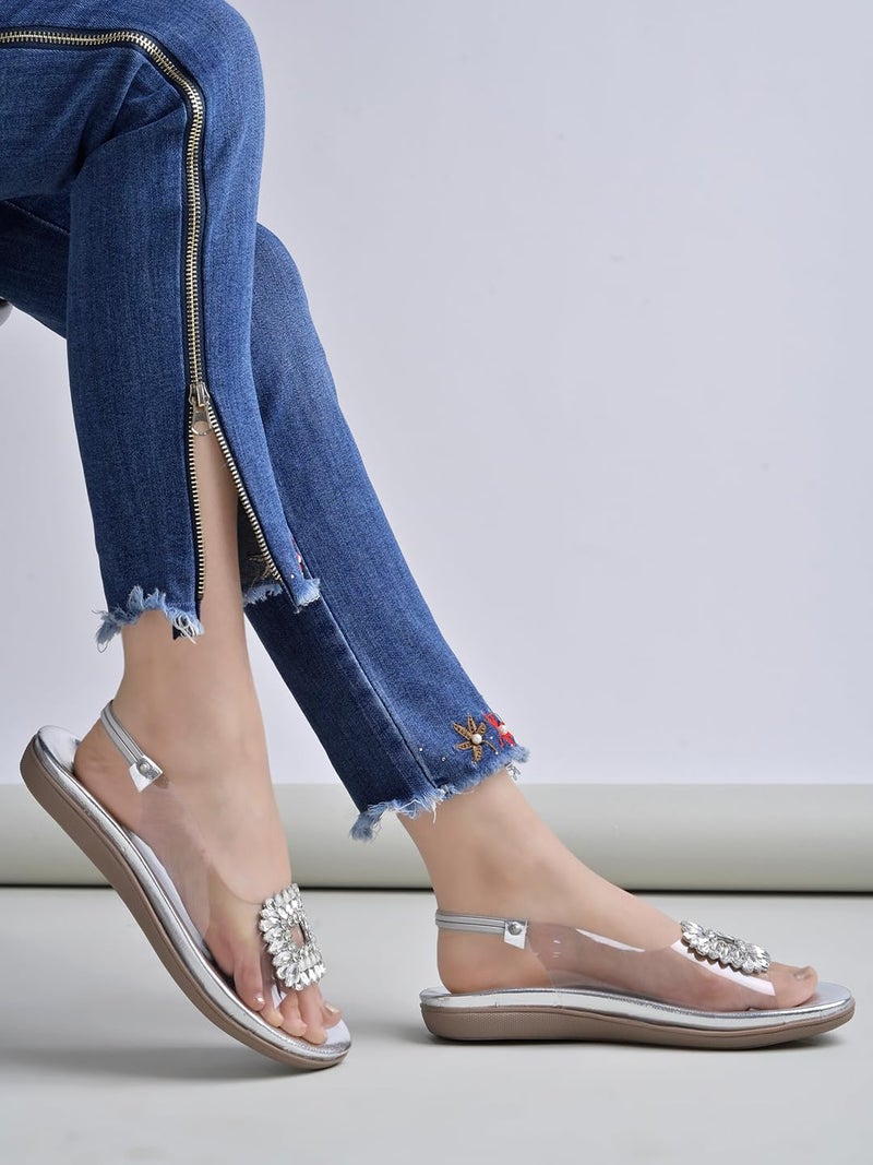 Shoetopia شوتوبيا صندل نسائي شفاف فضي بكعب خلفي مع حزام مزين بالخرز – حذاء مريح مسطح كاجوال EU39 - Image 3