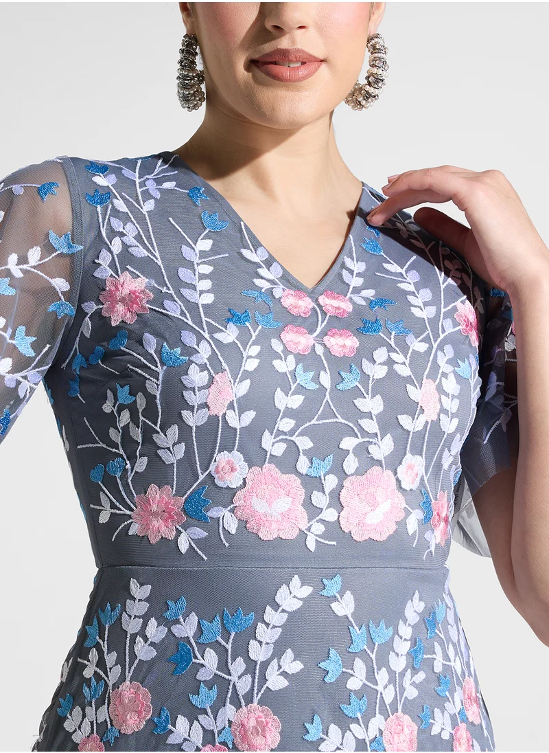 فروك اند فرل Embroidered V-Neck Dress