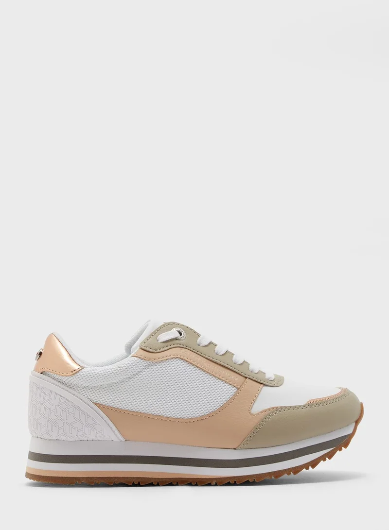 TOMMY HILFIGER Feminine Tommy Monogram Sneaker - ABR