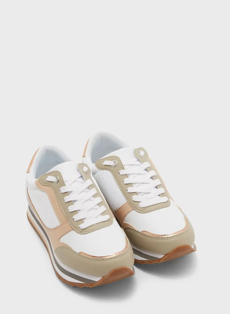 TOMMY HILFIGER Feminine Tommy Monogram Sneaker - ABR