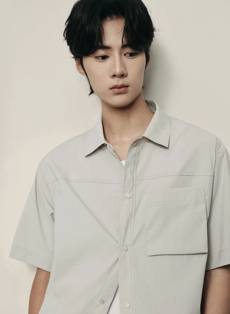 Men’s Nylon Stretch Short Sleeve Shirt – Lightweight & Water-Resistant | Korea Collection