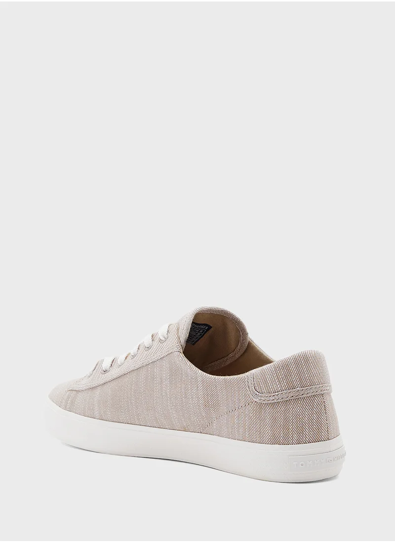 تومي هيلفيغر VULCANISED CHAMBREY TRAINERS