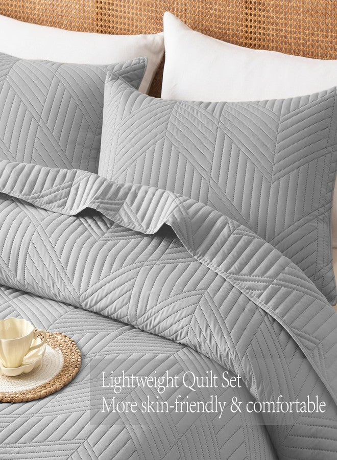 Davulos King Quilt Bedding Set,Light Grey Ultrasonic King/Cal King Quilt Set Reversible Microfiber Bedspread,Lightweight Soft Modern Geometric Coverlet Set for All Seasons(1 Quilt,2 Pillow Shams) - Image 5