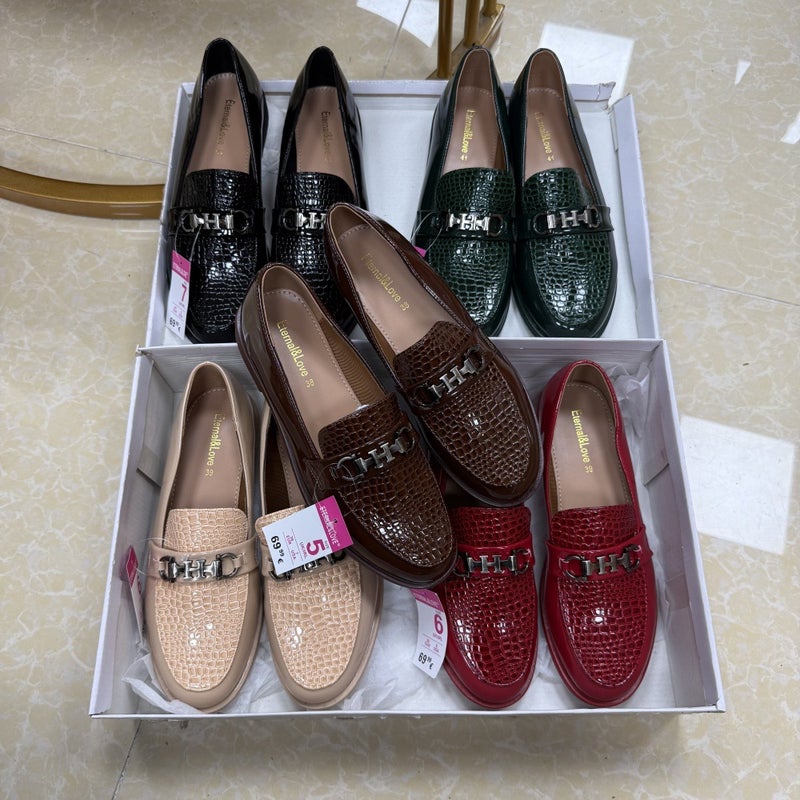 Fashion Versatile Crocodile Pattern Buckle Thick Heel Loafers - Image 2