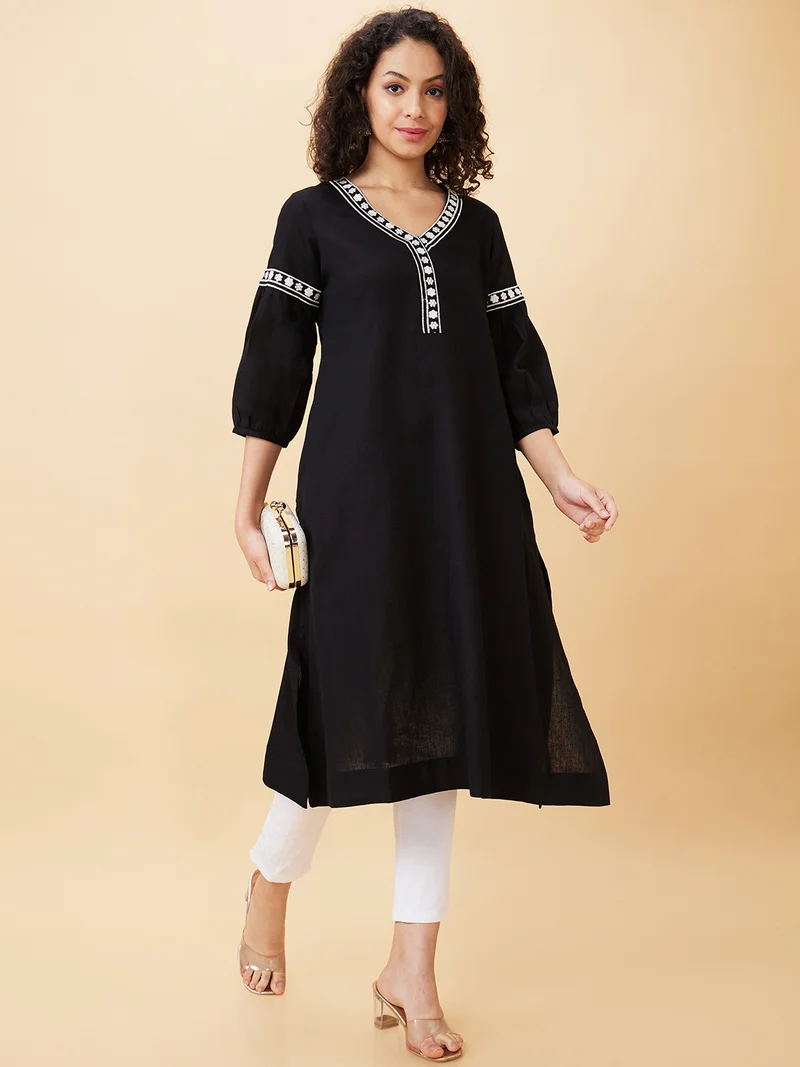 globus Globus Women Black Ethnic Motifs Embroidered Cuffed Sleeves Cotton Regular Kurta