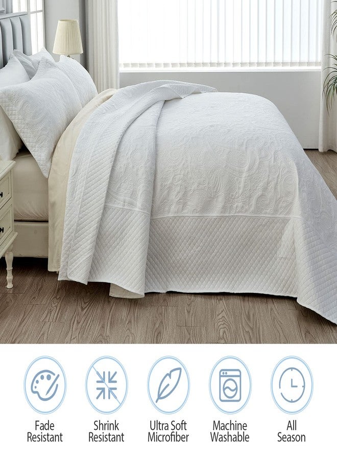 Qucover غطاء سرير Qucover Alaska مقاس كينج 132 × 120، غطاء سرير أبيض سادة كبير الحجم، طقم لحاف كينج كبير الحجم من 3 قطع من الألياف الدقيقة الناعمة وخفيفة الوزن، مع أغطية وسائد، ولحاف بنقشة بيزلي - Image 3