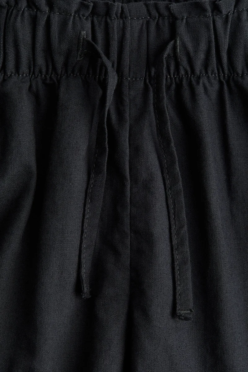 اتش اند ام شورت من مزيج الكتان