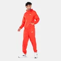 نايكي أحمر
