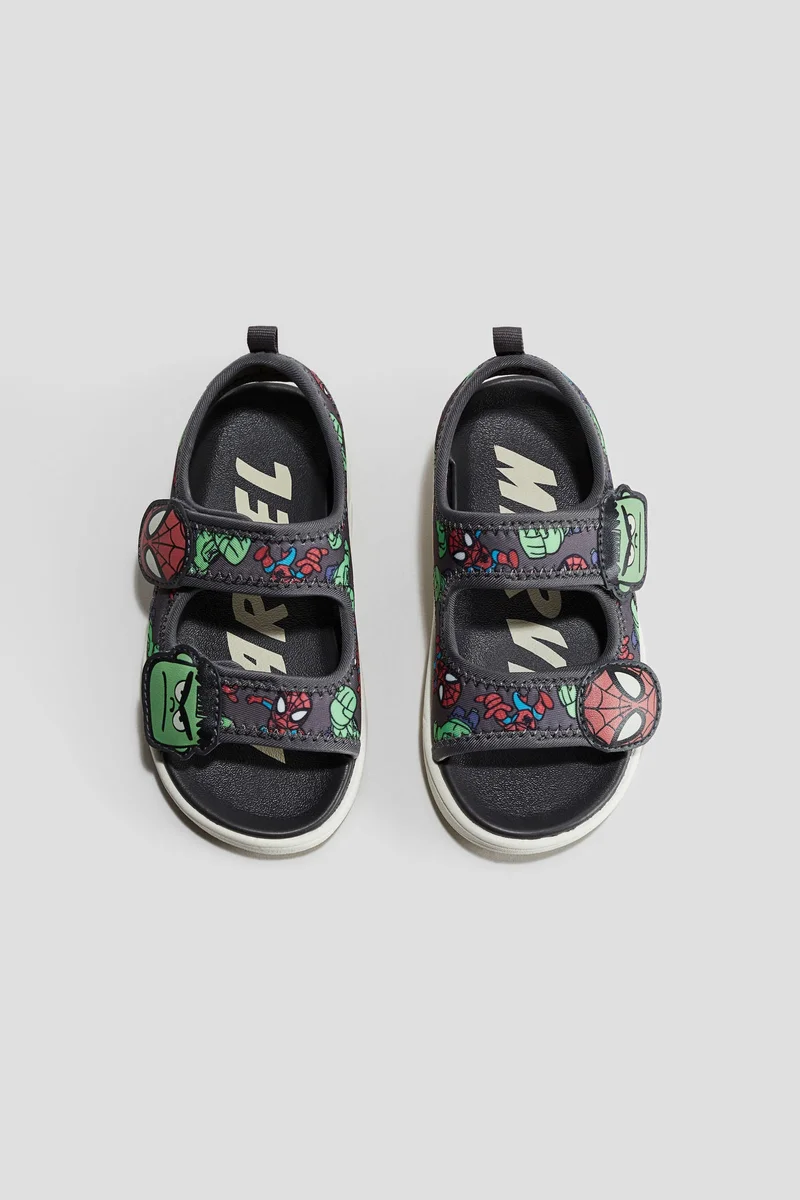 اتش اند ام صندل بتفاصيل زخرفية