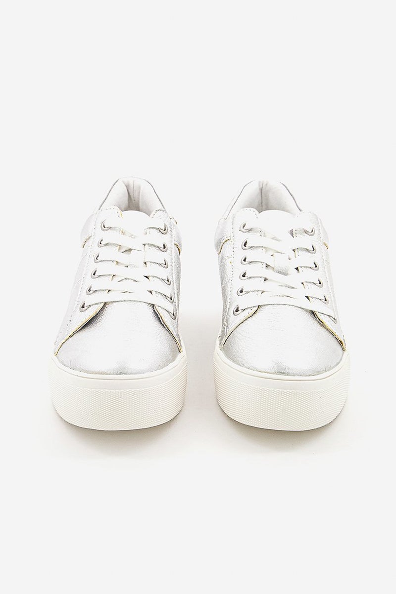 Tchibo حذاء رياضي نسائي من الجلد بقاعدة مرتفعة، فضي - Image 3