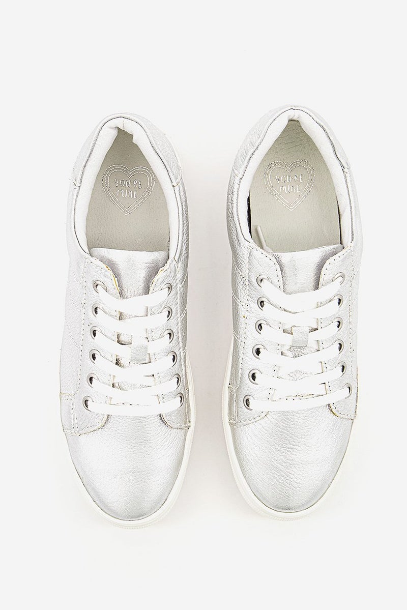 Tchibo حذاء رياضي نسائي من الجلد بقاعدة مرتفعة، فضي - Image 4