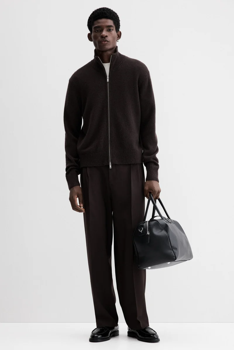 اتش اند ام كارديغان بسحّاب بقصّة عادية