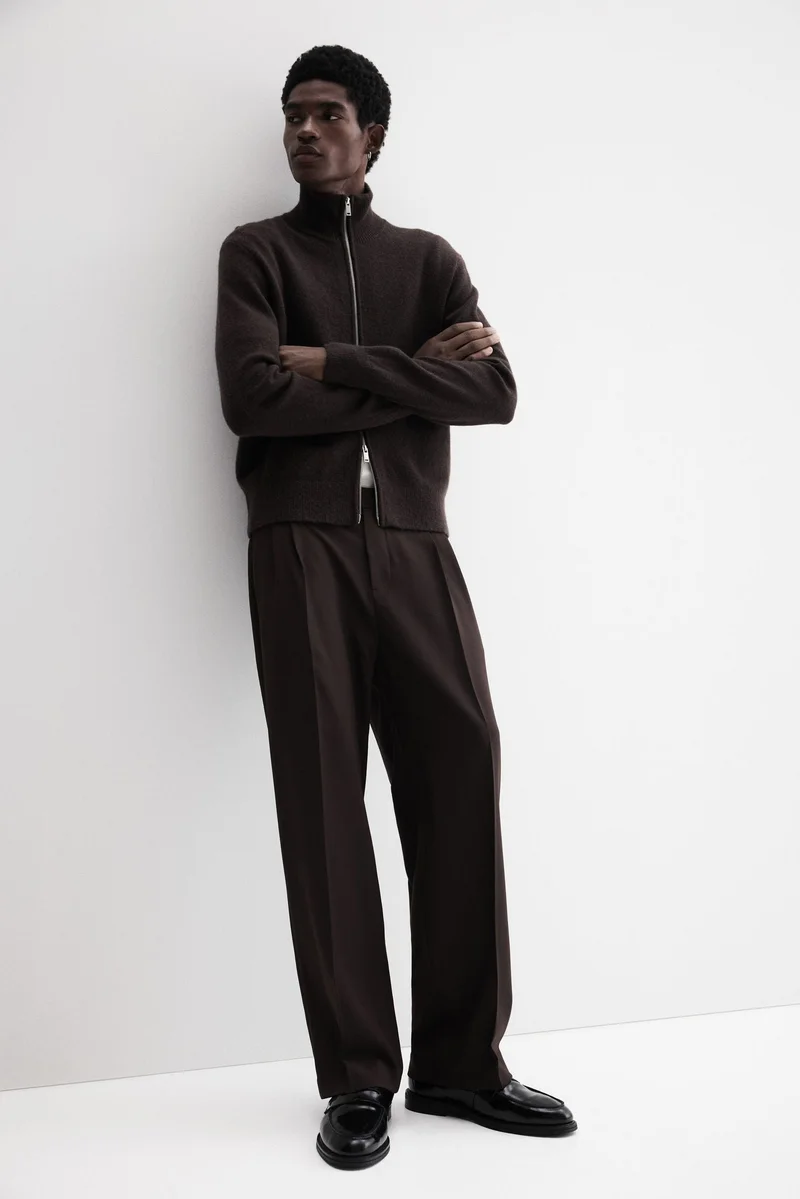 اتش اند ام كارديغان بسحّاب بقصّة عادية