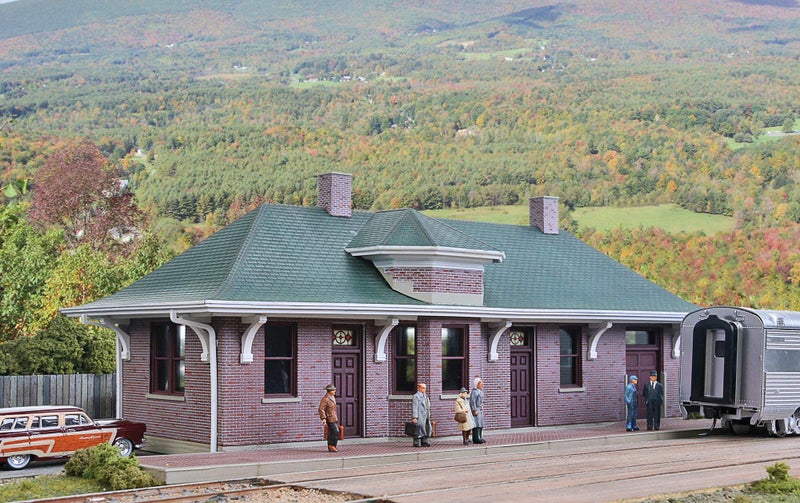 Walthers Cornerstone HO Scale Model Pella Depot - Image 2
