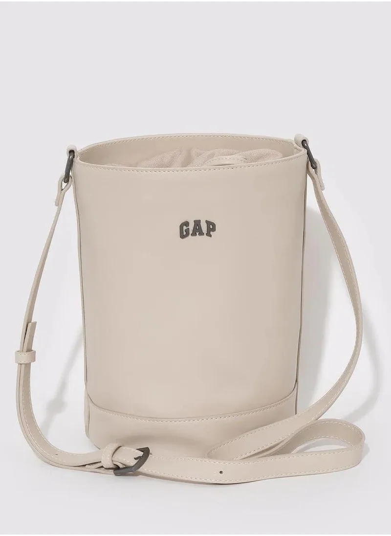 جاب حقيبة كروس بودي نسائية بيج من GAP 15918