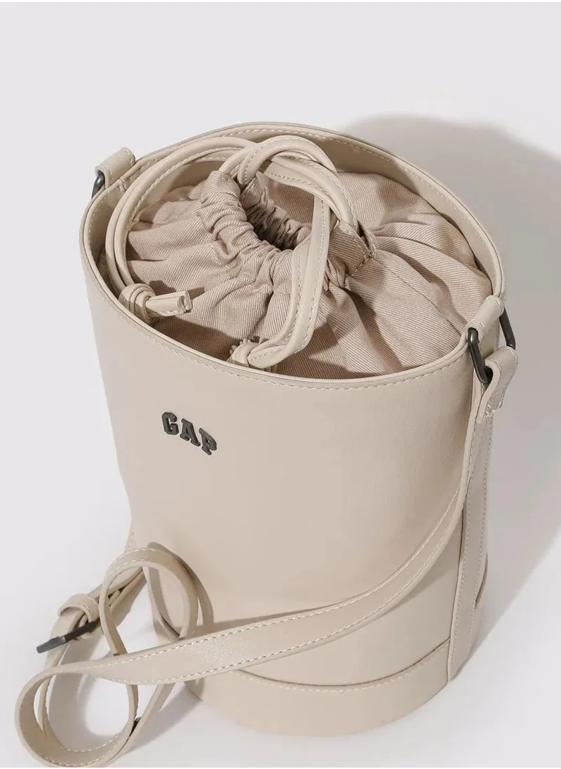 جاب حقيبة كروس بودي نسائية بيج من GAP 15918