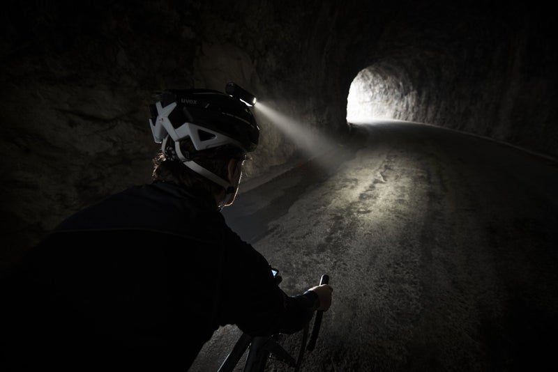 Garmin 010-01674-00 Varia UT 800 Trail Edition Smart Headlight with Helmet Mount - Image 5