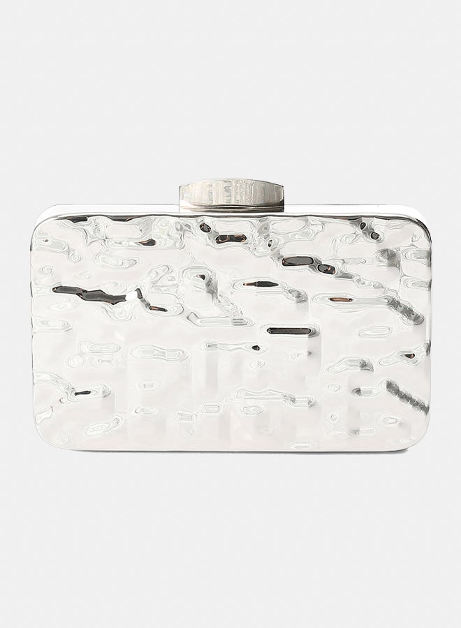 Dejavu BAGS LID-DVTX-055 Silver Metallic Hammered Clutch Bag With Chain Strap For Women - Image 3