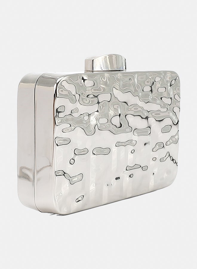 Dejavu BAGS LID-DVTX-055 Silver Metallic Hammered Clutch Bag With Chain Strap For Women - Image 2