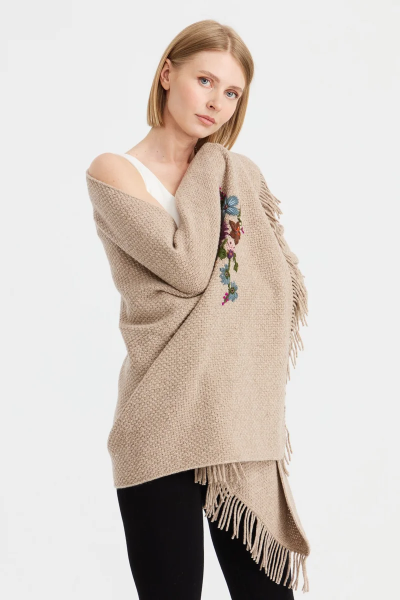 ديسين تريكو Pattern Knitwear Women's Knitwear Rice Knitting Embroidered Wool Shawl K.beige