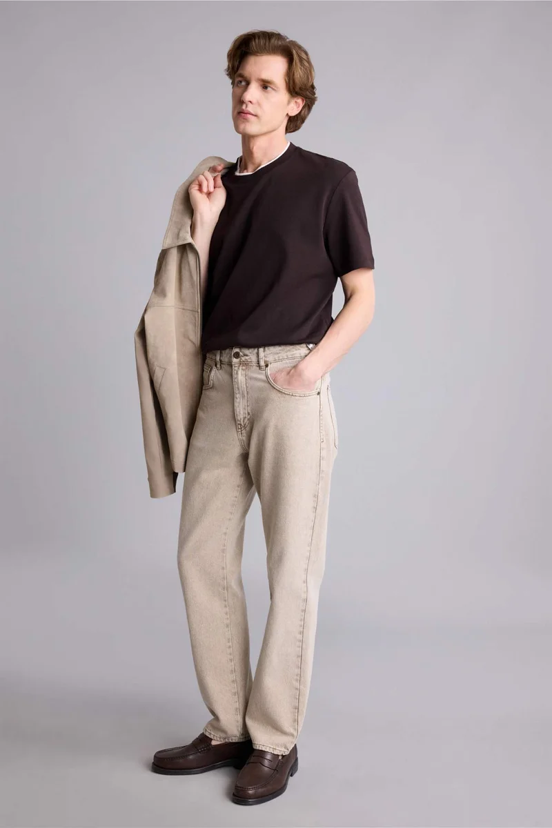 ديفاكتو Regular Fit Short Sleeve T-Shirt
