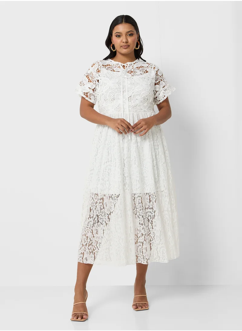 ايلا بلس Lace Dress