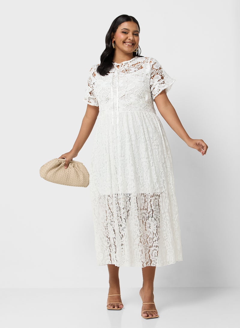 Ella Plus Lace Tiered Dress - Image 4