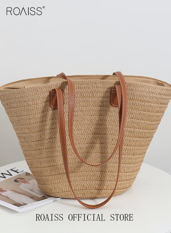 حقيبة كتف نسائية محبوكة من القش الرطب مناسبة للاستخدام في فصل الصيف والسفر ومزودة بحزام عابر للجسم وتتميز بالأناقة والطابع الكلاسيكي ومناسبة للاستخدام اليومي وتحتوي على سحاب لإغلاق الحقيبة