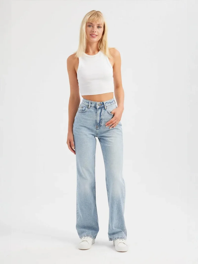 زوبعة جينز بخصر عالٍ وساق مستقيمة